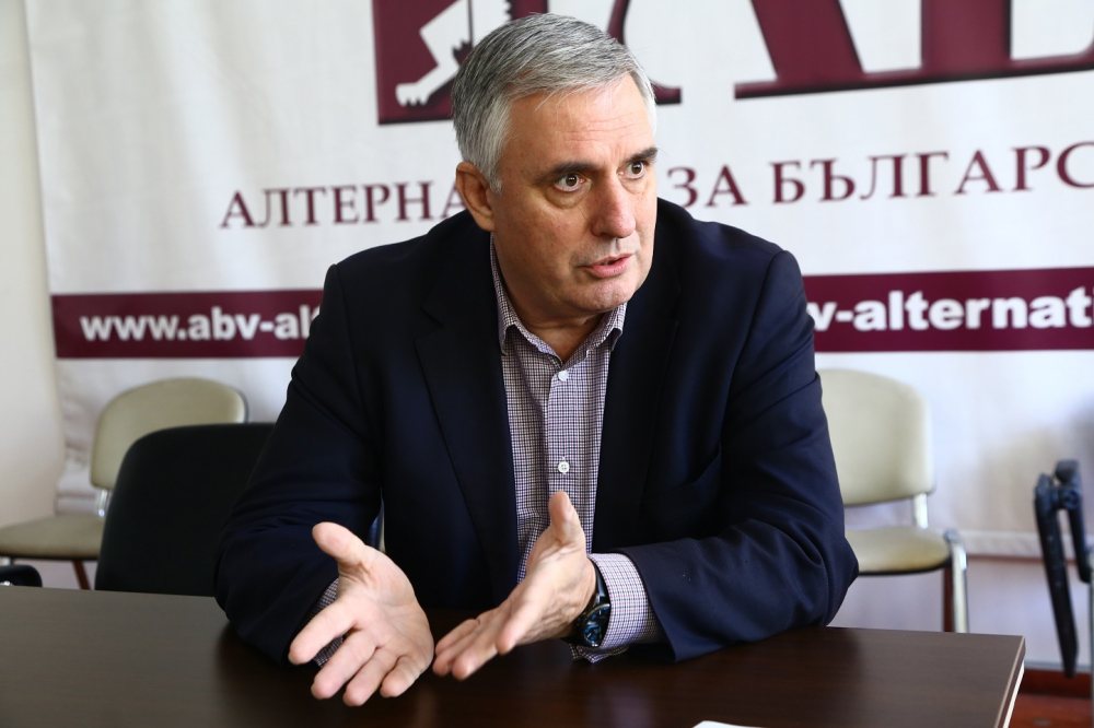 Ивайло Калфин поряза служебния кабинет с тази прогноза