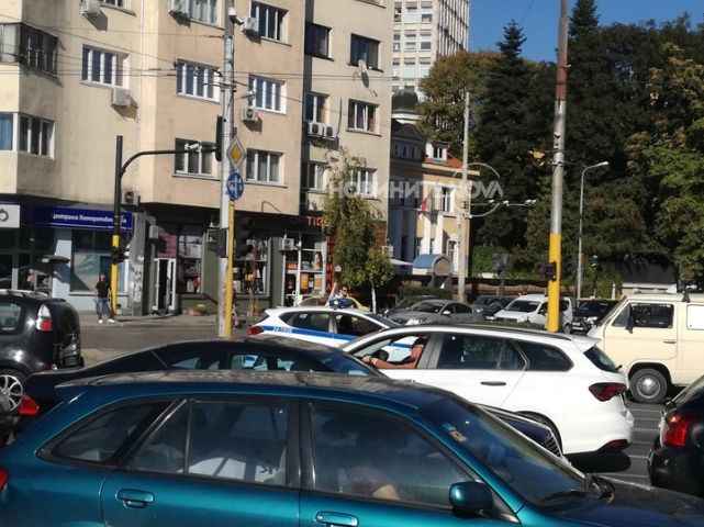 Катастрофа на „Орлов мост”, за малко стана страшно СНИМКИ