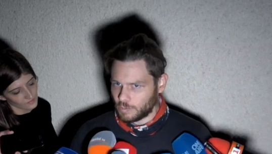 Убиецът Джок излезе на свобода, но не отрони дума към родителите на жертвата си СНИМКИ
