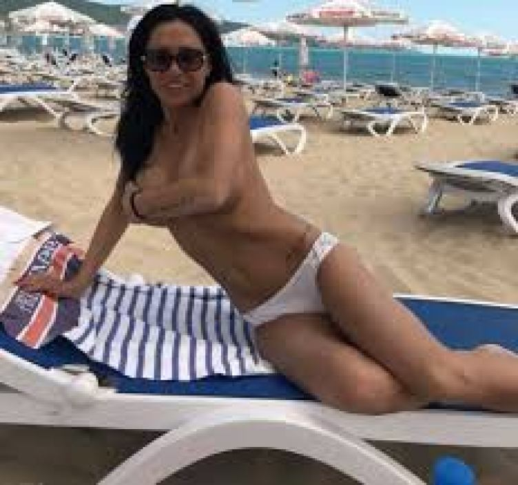 Избори 18+ в Перник! Алтернативата е с едни огромни гърди напред СНИМКИ 