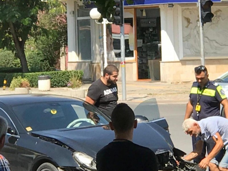 Мощна акция! Удариха групата на Елвиса СНИМКИ