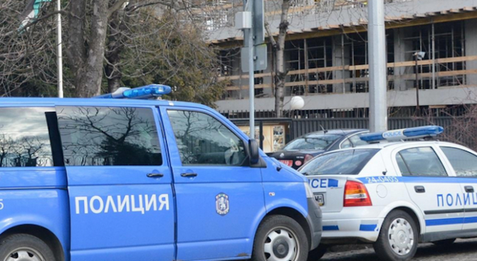 Етрополец преби зверски гаджето си