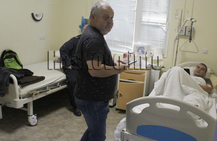 Първа СНИМКА на крадливия полицай, скочил от тераса след провален обир 