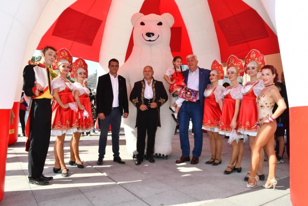 С флашмоб цирк „Балкански“ подкрепи кандидата на ГЕРБ за кмет на Пловдив Здравко Димитров