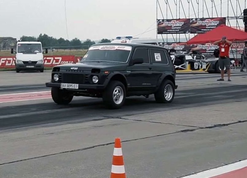 Лада Нива с мощност 1250 к.с. респектира с ускорението си ВИДЕО
