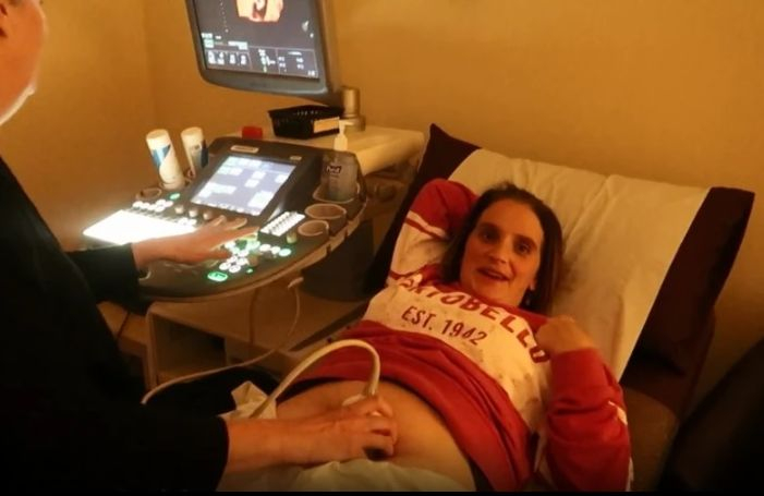 Британка шокира света: Бременна съм с 22-то си бебе ВИДЕО