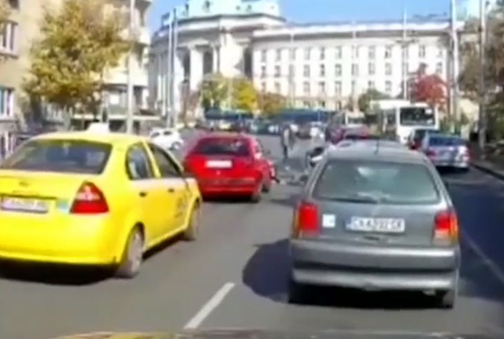 Аделина Радева на косъм от писък в ефир, видя нещо ужасно СНИМКИ