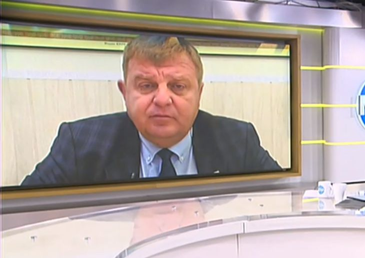 Виктор Николаев зачекна Каракачанов за средния пръст, той настръхна срещу убиеца Джок и уличи Калпакчиев