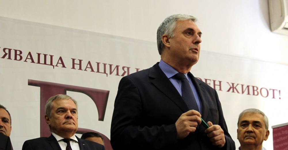 Калфин срази Фандъкова: Програмата й е пълна с пожелания за 100 млрд. лева