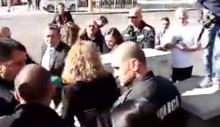 Първо ВИДЕО от женското меле на Орлов мост