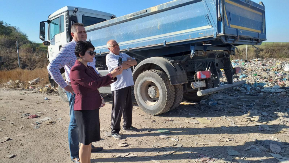 Десислава Атанасова пусна СНИМКИ от Разград и отвърна на Нинова 