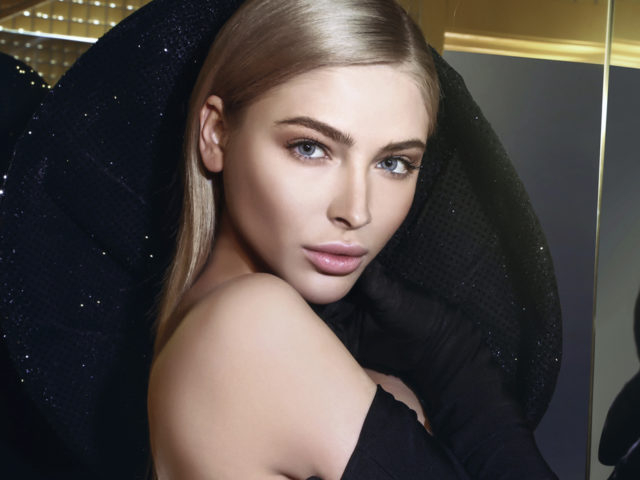 Бившата на Тимати пусна СНИМКА по бански и изплаши и лекарите с фигурата си 
