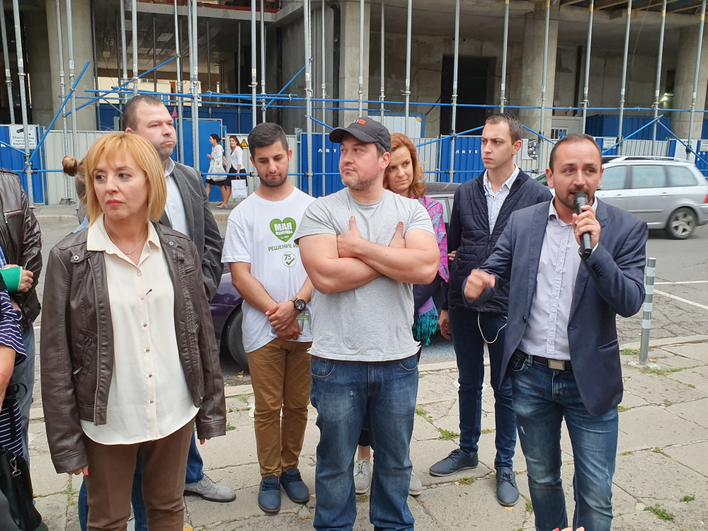 Борисов наистина е помагал много на Манолова