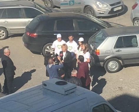След фолк фиаското на Мая Манолова, кампанията й се разпадна