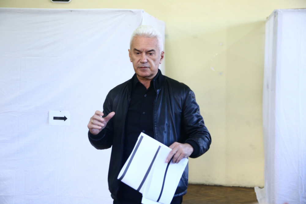 Лидерът на "Атака" гласува най-после София да има кмет мъж ВИДЕО