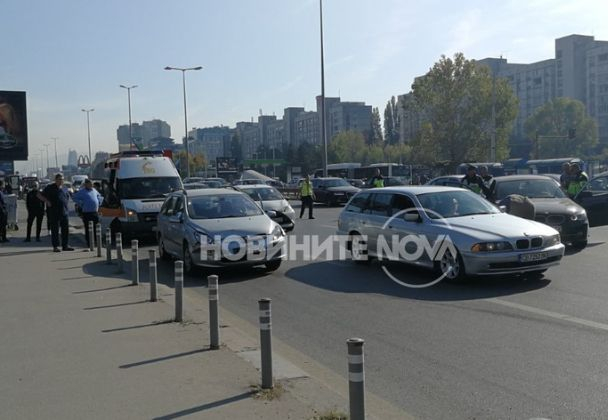 Верижна катастрофа затапи бул. "Цариградско шосе" в София СНИМКИ