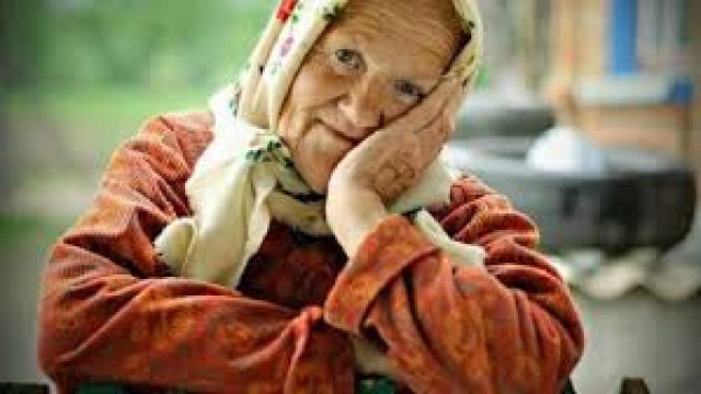 Този виц ще ви спука от смях: Баба Славка на избори
