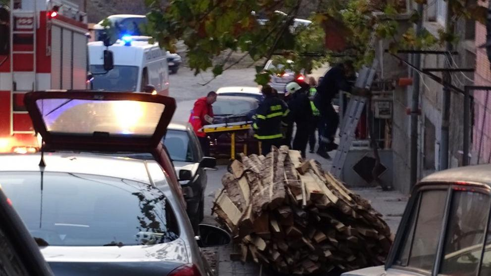 Млад благоевградчанин бере душа след страшен кошмар на улицата СНИМКИ