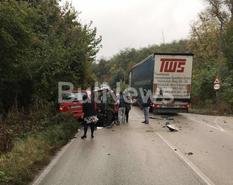 Зверска катастрофа с ТИР между Арчар и Видин, има много ранени СНИМКИ