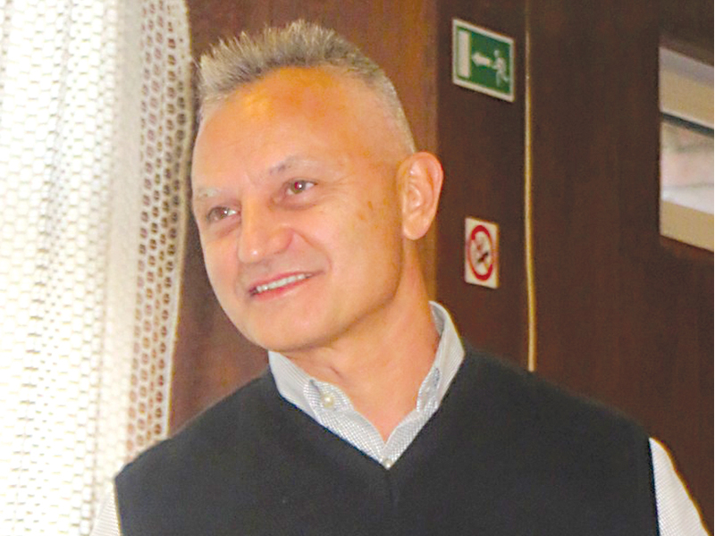 Захари Карабашлиев: Пиша бавно, за да ме четат бързо