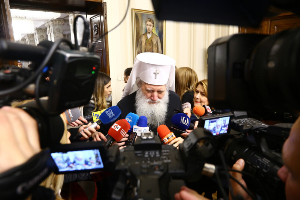 БЛИЦ TV показва какво се случва днес в президенството на „Дондуков“ 2