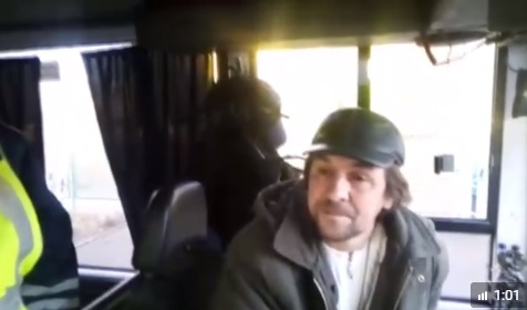 Шофьор на училищен автобус се напи и отвлече децата, за да... ВИДЕО