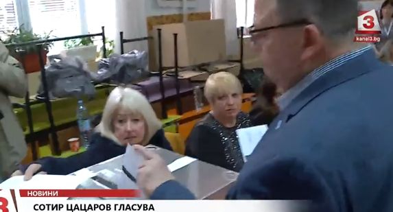 Цацаров гласува и разкри какви нарушения има в днешния изборен ден СНИМКИ