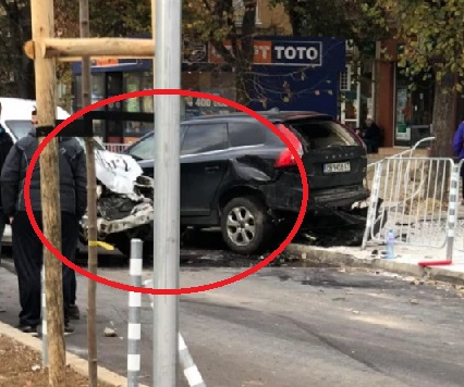 Първи СНИМКИ от невиждано меле в София навръх изборния ден 