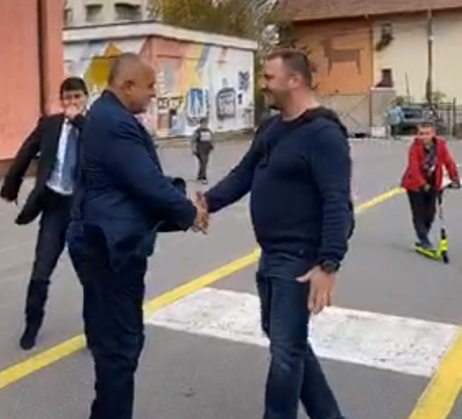 БЛИЦ TV: Борисов гласува, поздрави първо Марио и ожали президента Радев - те го ошашавиха!  ВИДЕО