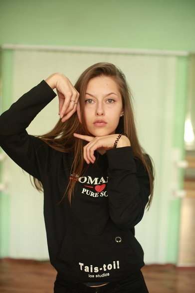 Красавица попита във Фейсбук кога ще умре и загина под гумите на кола