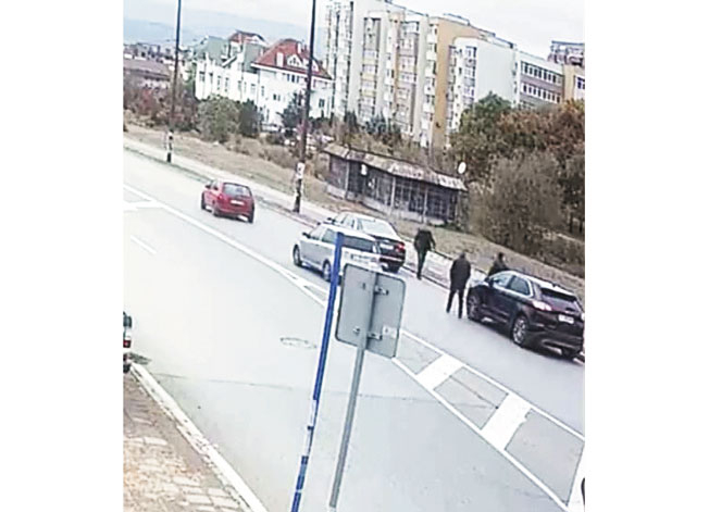 Нервите в Благоевград изопнати докрай: Привикаха близък на новия кмет на разпит СНИМКИ