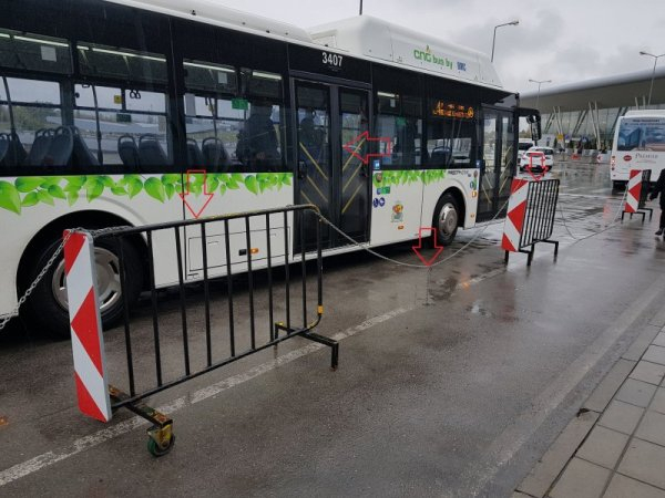 СНИМКИ показаха какво за опасно нещо се случва с автобусите на Терминал 2