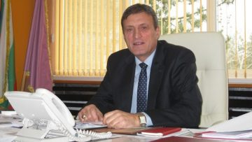 Кмет рекордьор започва осмия си мандат 