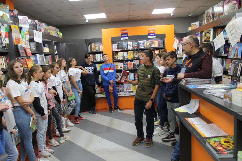 Над сто седмокласници подкрепиха кампанията за четенето на книги
