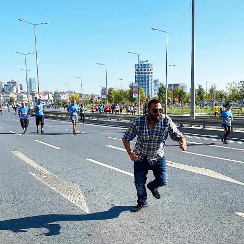 Азис отиде в Истанбул и не е за вярване какво направи СНИМКА