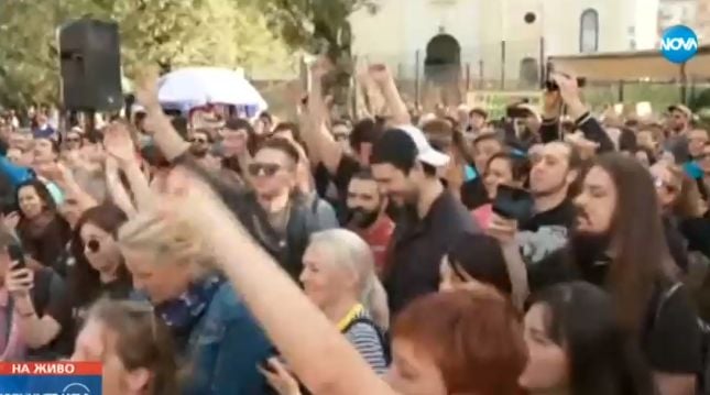 Случка като от приказките на Женския пазар ВИДЕО