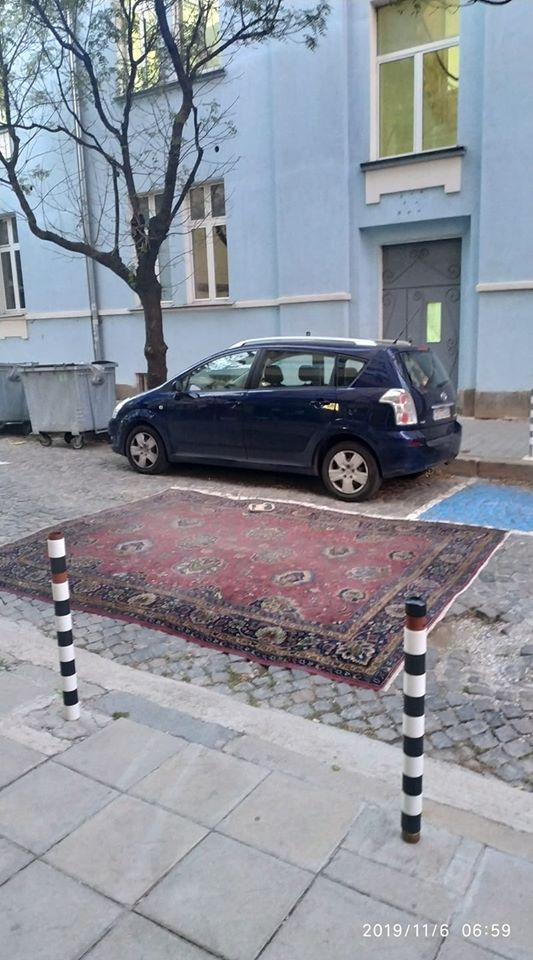 Само в БЛИЦ! Е точно това никой не беше виждал пред "Пирогов" СНИМКИ