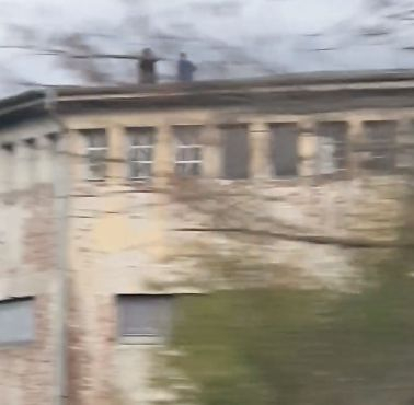 Хлапета изправиха косите на софиянци със смъртоносната си игра ВИДЕО 