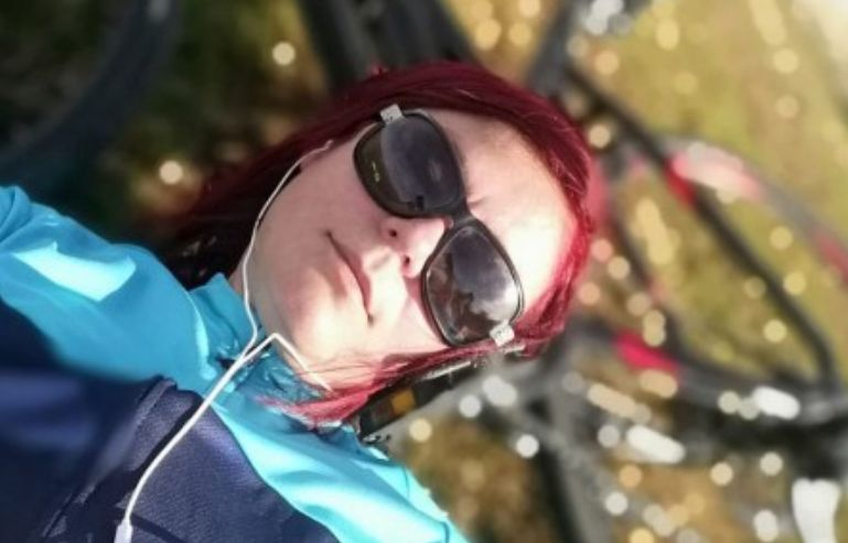 Известна певица се изпотроши и ще съди Община Перник, защото... СНИМКА 18+