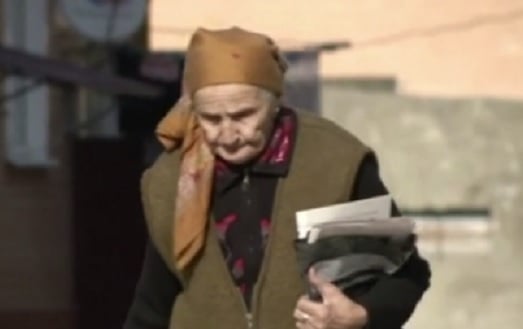 Уникум: 83-годишна пощальонка изминава 40 км пеша всеки ден
