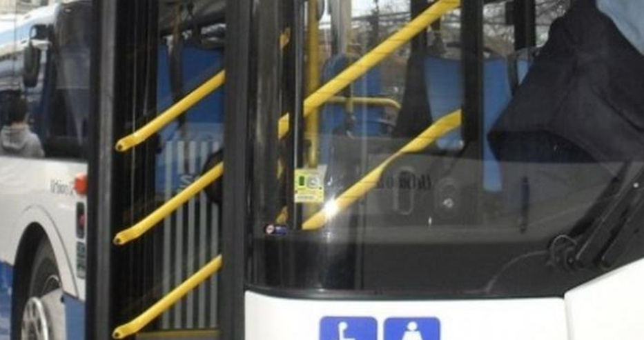 Варненка написа писмо до шофьора и кондукторката на автобус №12 заради майка си и шашна всички
