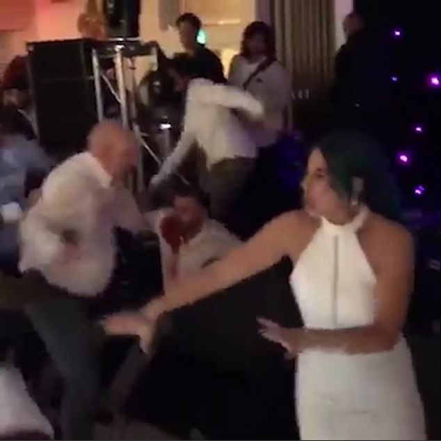 Сватба се превърна в кърваво меле, булка и гости пищят от ужас ВИДЕО 18+
