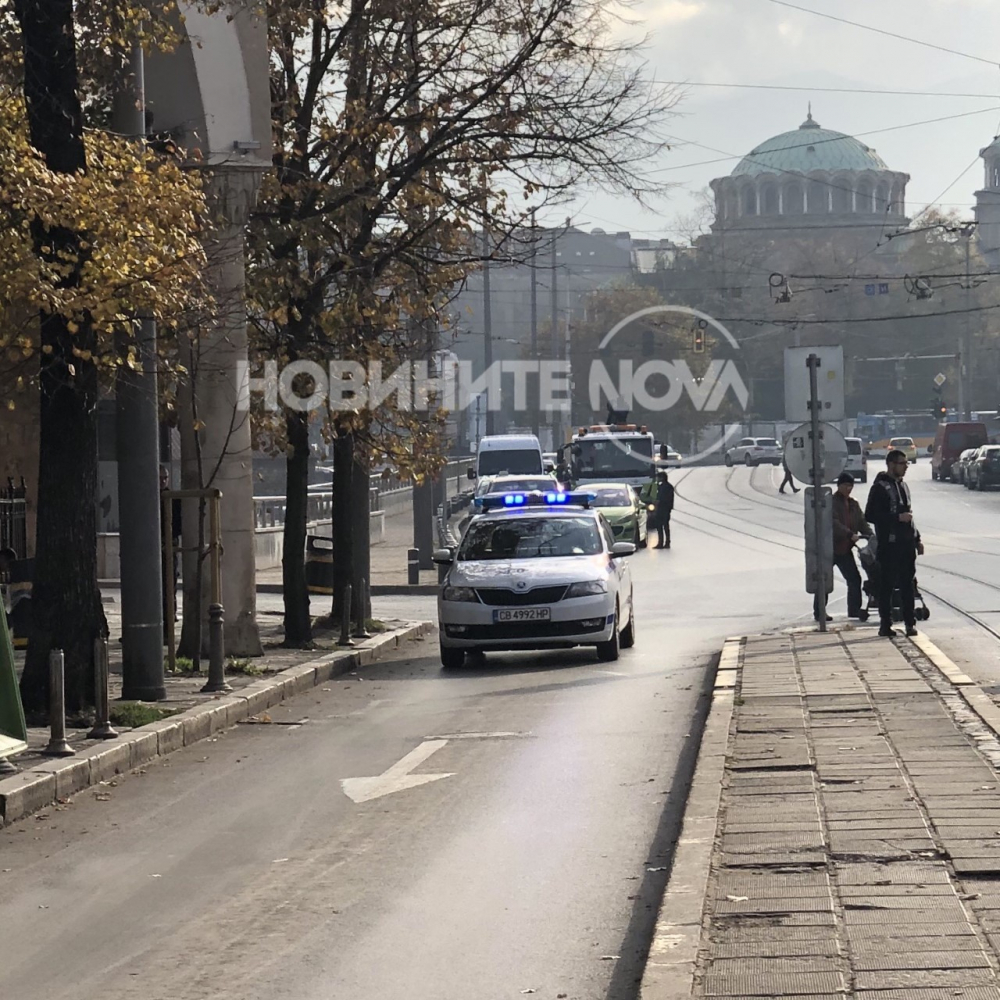 Извънредна ситуация в района около "Баня баши" джамия в София СНИМКИ