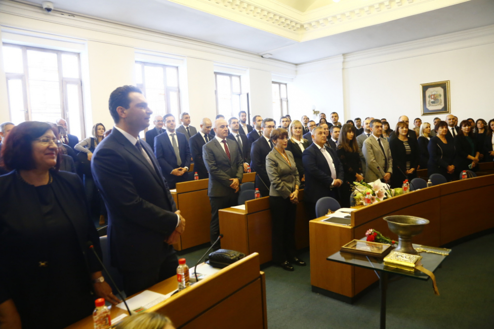 Паметно ВИДЕО: Йорданка Фандъкова и новите общинари положиха клетва СНИМКИ
