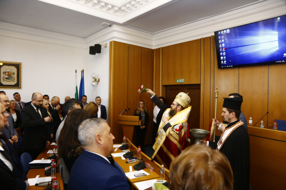 Паметно ВИДЕО: Йорданка Фандъкова и новите общинари положиха клетва СНИМКИ