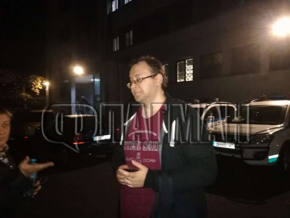 Озверял циганин се нахвърли с нож върху учител в Бургас