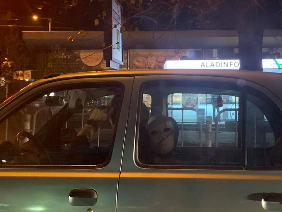 Цяла София се чуди: Що за страховито нещо се вози в тази кола СНИМКА