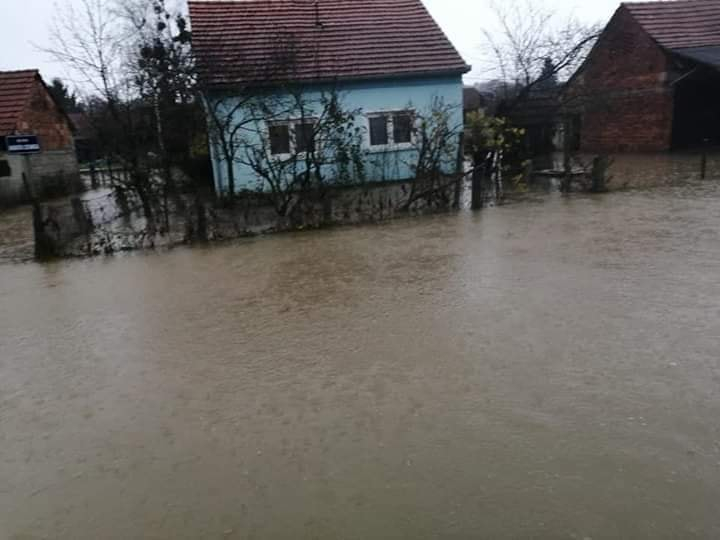 Страшно ВИДЕО от бурята на годината, ударила Западните Балкани
