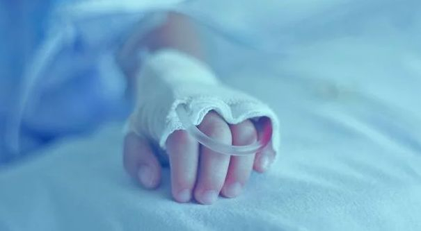 Майката на починалото 3-г. дете: Това е лекарката, която го гледаше как умира! СНИМКА