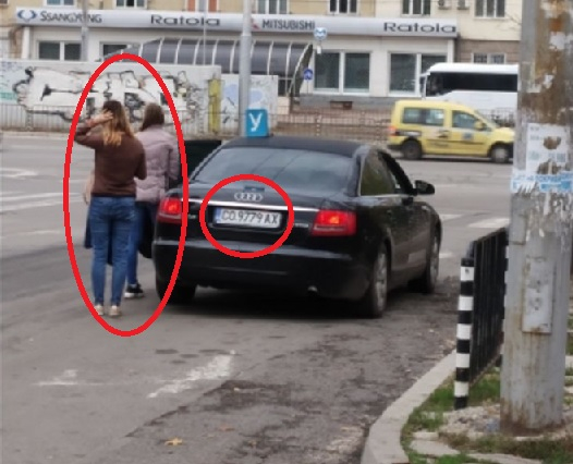 Така столичен инструктор учи кандидат-шофьорки на правилата за движение СНИМКИ